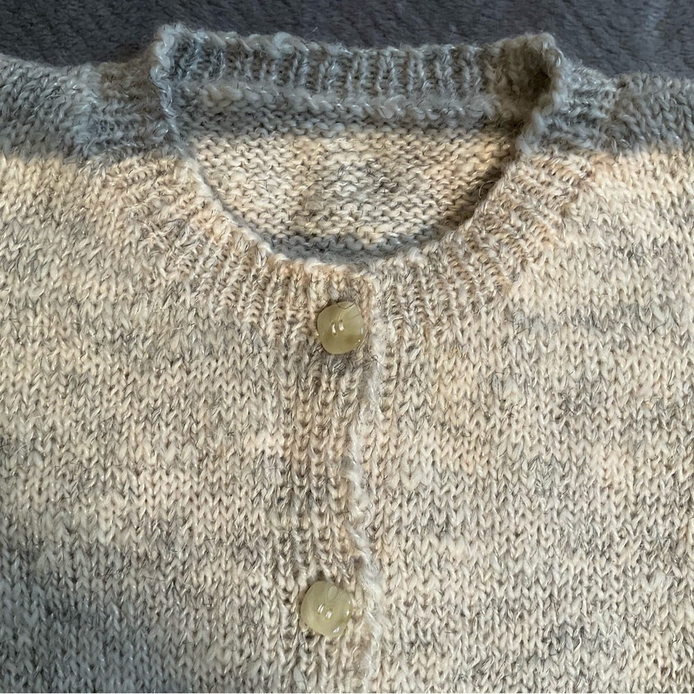 Med/Lg Ivory/Gray Marled Hand Knit Cardigan Unique Square Acrylic Buttons Crew - Picture 5 of 16